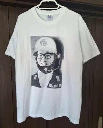 Mr. 오쿠레 요시모토 신희극 60주년 티셔츠 미스터 오쿠레