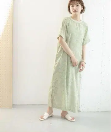 어반 리서치 롱 원피스 반팔 꽃무늬 레이스 라이트 그린 시어 맥시