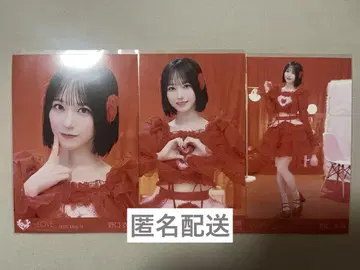 =LOVE 노구치 이오리 브로마이드 컴프 토쿠베츄, 시테 가창 의상