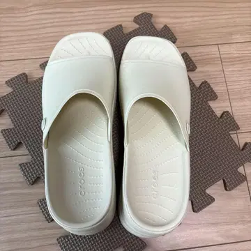 Crocs 화이트 슬라이드 샌들