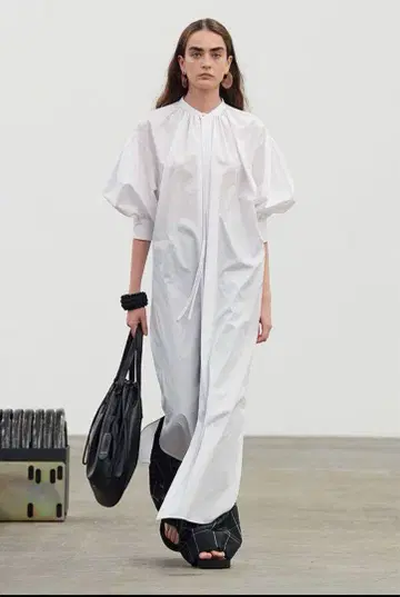 HYKE (하이크) T/C GATHERED DRESS 원피스 화이트
