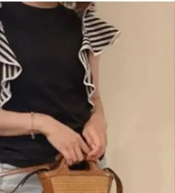 보더스 앳 발코니 상의