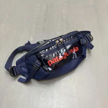 Patagonia 바디백 네이비
