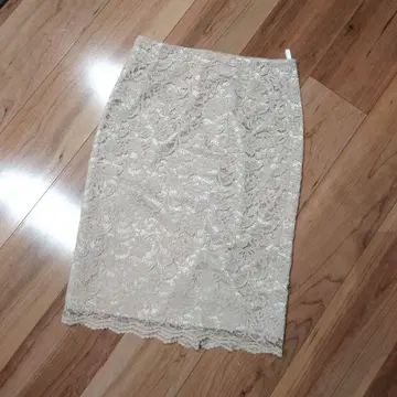 UNTITLED 베이지 레이스 타이트 스커트