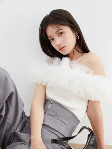 SNIDEL 스나이델 볼륨 튤 도킹 니트 풀오버