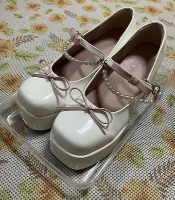 앙크루즈 에나멜 펄 리본 신발