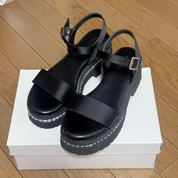 란다 볼륨 밑창 펄 샌들 통굽 블랙 M