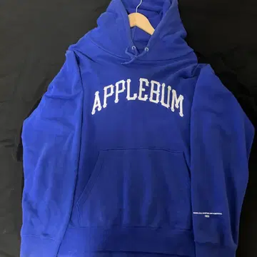 APPLEBUM 후드 부착 후드티 블루
