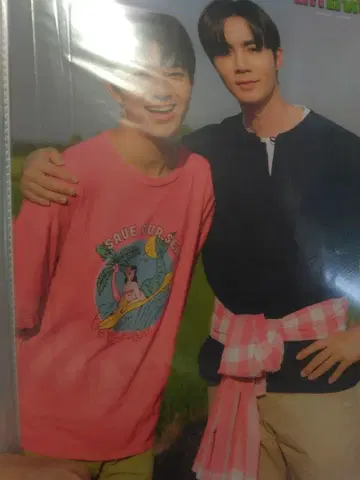 Hug E-Lhee The Musica 포스터 zeenunew