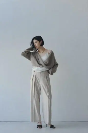 exclusive 트위스트 디자인 니트
