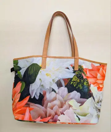 피오리 FIORI 플라워 모티브 토트백 캔버스