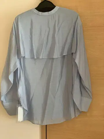 시어 백 플레어 요크 셔츠