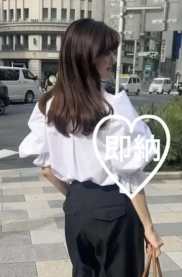 bibiy. 코라 퍼프 블라우스