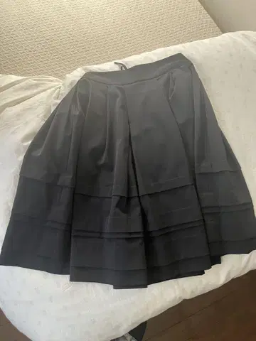 foxey 블랙 플레어 스커트 무릎 기장
