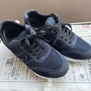 MIDFOOT 스니커즈