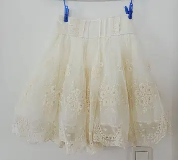 리즈리사 아이보리 자수 플레어 스커트