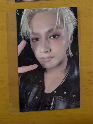 SEVENTEEN 유니버셜 라키드로 준