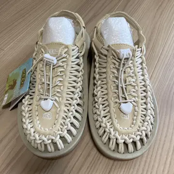 KEEN UNEEK 스포츠 샌들 베이지 미사용 새상품 23cm