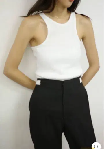 ENCIRCLE 탱크탑 화이트