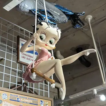 베티짱 그네 피규어 bettyboop