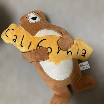 Cali Bear Hug Plush Pillow 곰 봉제 인형