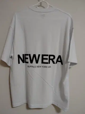 새상품 NEWERA (뉴 에라) 반팔 티셔츠 오버 사이즈 M