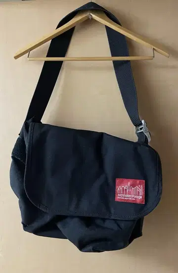 블랙 메신저 백 Manhattan Portage