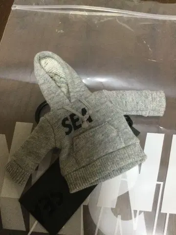 윈드 앤드 시 미니 후드 키링 그레이