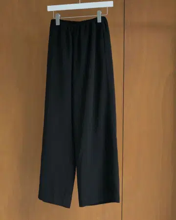 시착만 한 상품 anuke 안누크 Georgette Rough Pants