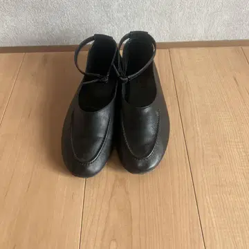 HEREU 스트랩 신발 23.5