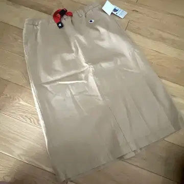 여성용 새상품 챔피온 베이지 치노 팬츠 M 헤리티지 스커트
