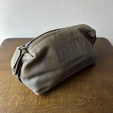 DKNY 다나 카란 파우치 레어 카키 계열 빈티지