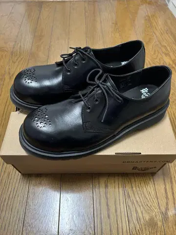 Dr. Martens 블랙 레이스업 슈즈