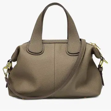 택 포함 베이지 가죽 핸드백 29cm