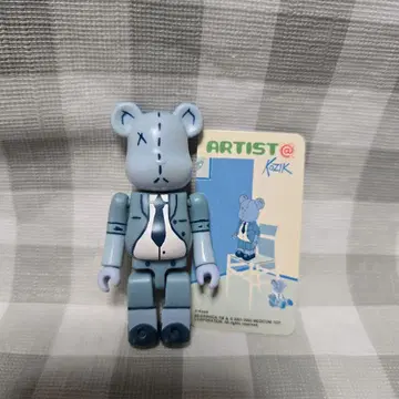 베어브릭 100% Kozik 메디콤토이