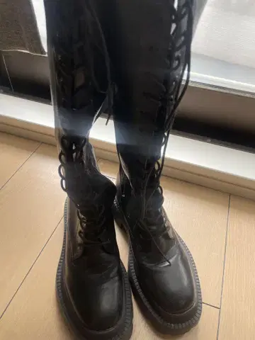 블랙 레이스업 롱 부츠