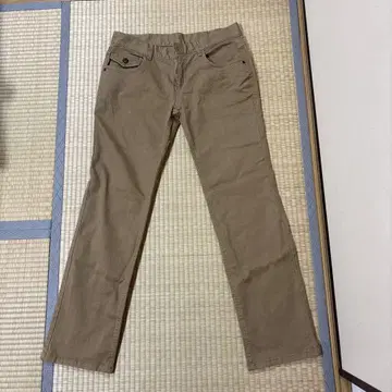 베이지 슬림 핏 치노 팬츠