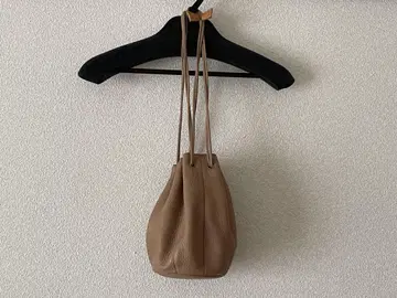 베이지 가죽 복조리 숄더백 BEAURE