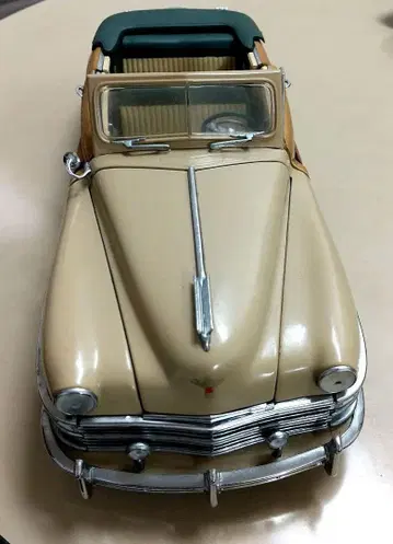 1/18 스케일 1948년식 크라이슬러 오픈