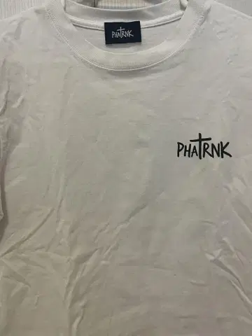 PHATRNK 화이트 티셔츠