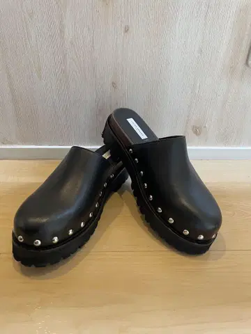 UNITED ARROWS 유나이티드 애로우즈 스터드 사보 샌들