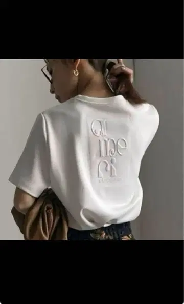 AMERI EMBOSS LOGO TEE 화이트