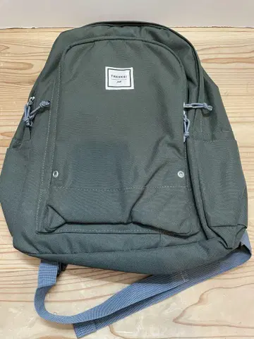 올리브 그린 백팩