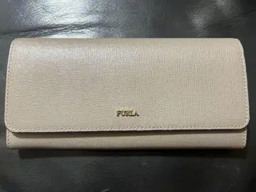 새상품급 FURLA 베이지 접이식 지갑 여성용