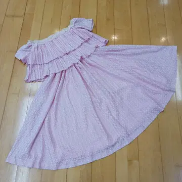 *오프숄더 핑크 드레스*