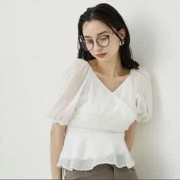 화이트 반팔 퍼프 슬리브 깅엄 체크