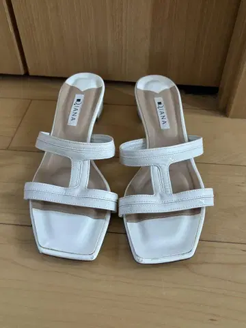 다이애나 샌들