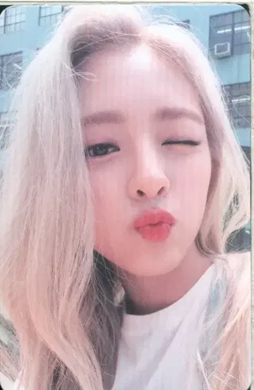 ITZY YUNA 트레이딩 카드