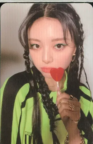 ITZY YUNA 트레이딩 카드