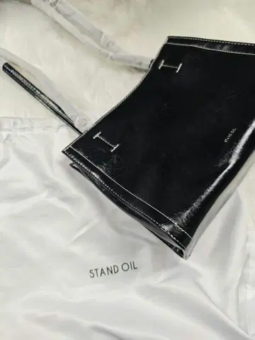 STAND OIL Oblong bag 스티치 블랙 토트